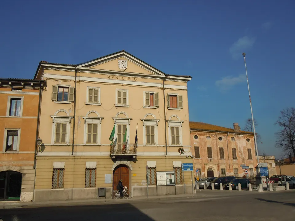 Roverbella, il municipio