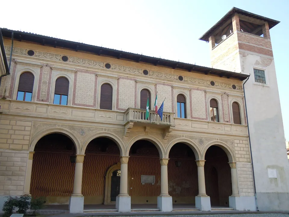 Bozzolo, palazzo municipale.