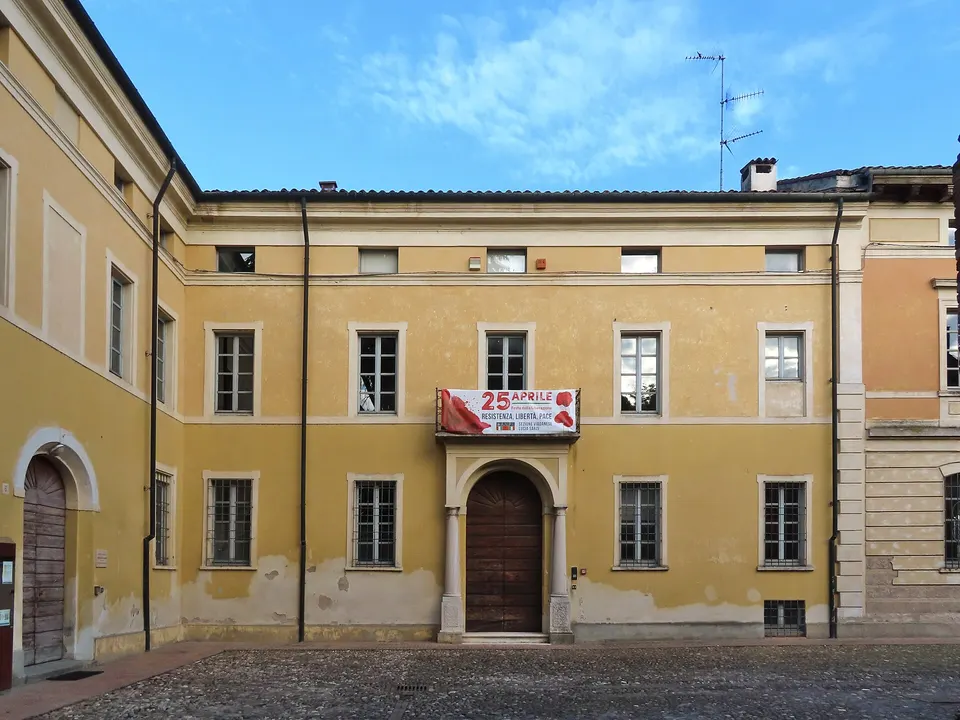 Facciata del palazzo Forti