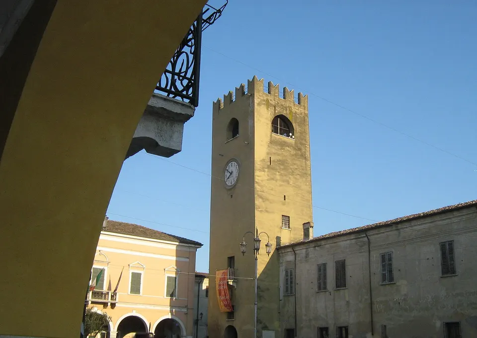 Castel Goffredo Piazza Mazzini e torre civica