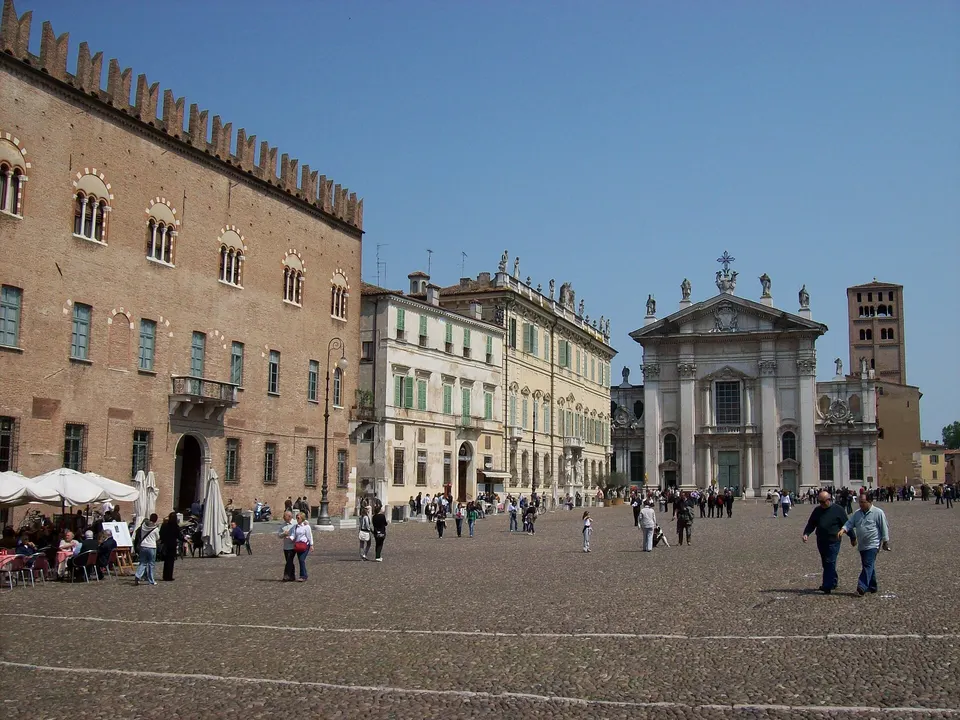 Piazza Sordello, Mantua (Italy)