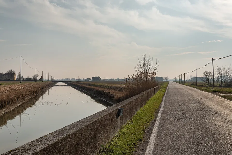Via Arginone e Canale Sabbioncello - Quistello, Mantova, Italia