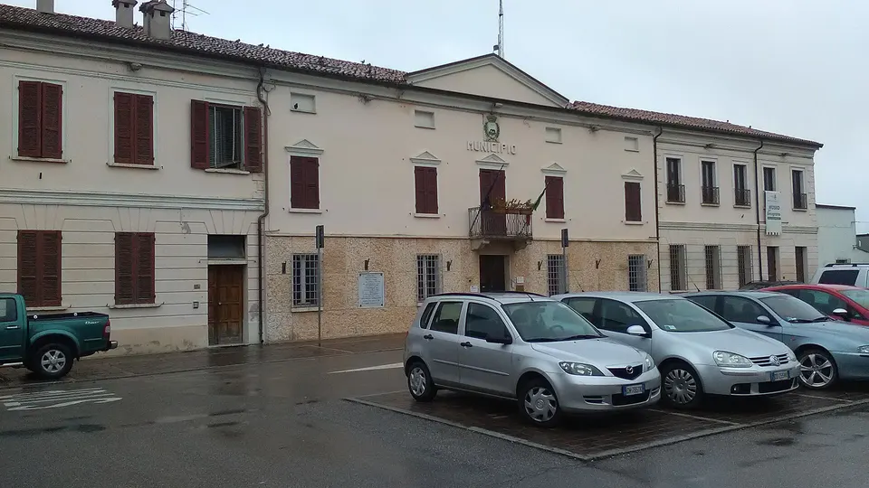 Piazza Guglielmo Marconi (Magnacavallo)